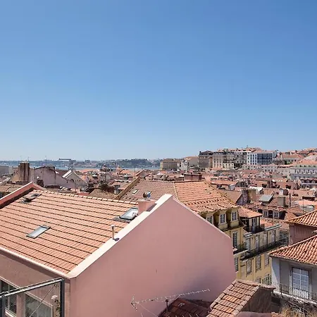 Проживание в семье Charming In Baixa