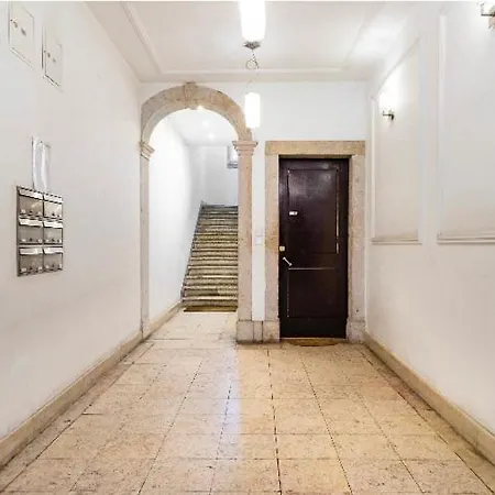 Проживание в семье Charming In Baixa